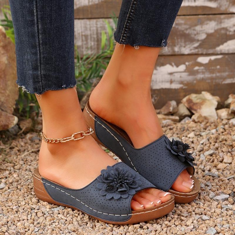 New slope heel flower large size cool slippers women's summer open toes wear platform slippers hole shoes