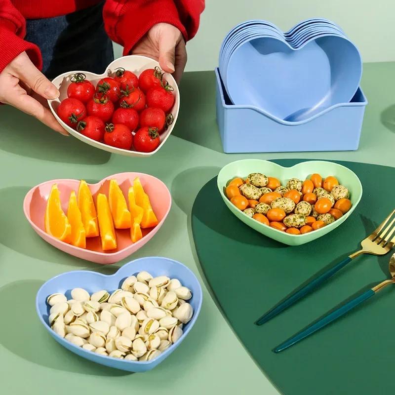 1PCS Love Heart Spit Bone Dish Household Food Grade Plastic Fruit Cake Tray Dining Table Garbage Dessert Plate Kitchen Supplies