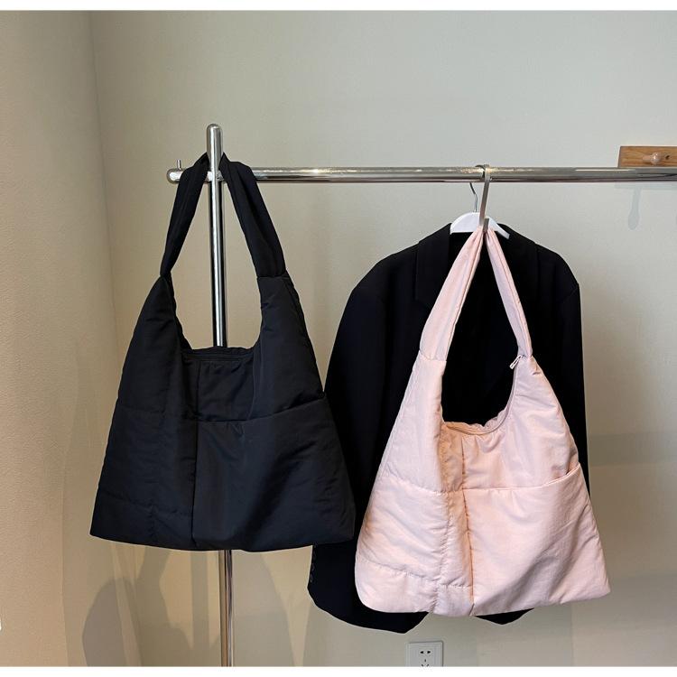 Commuter versatile large-capacity bag women's new fashion casual nylon shoulder bag