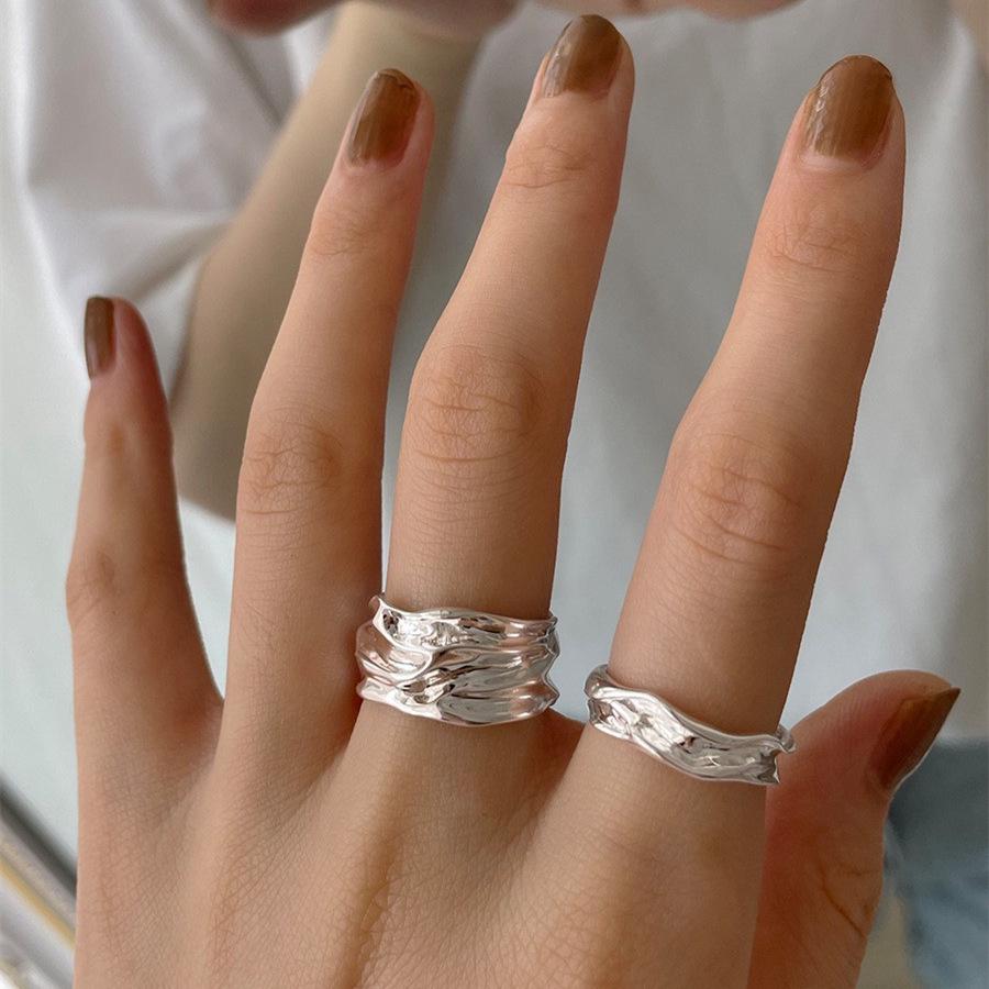 Women's Geometric Pleated Ring: Retro, Exaggerated, Hip Hop Punk Index Finger Fashion Accessory.