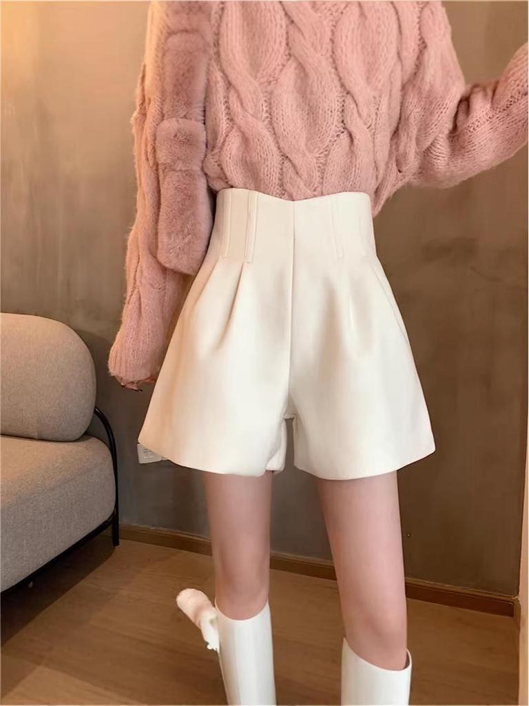 Women's Black Woolen A-line Wide-leg Plus Size High-waist Slimming Bootcut Casual Shorts