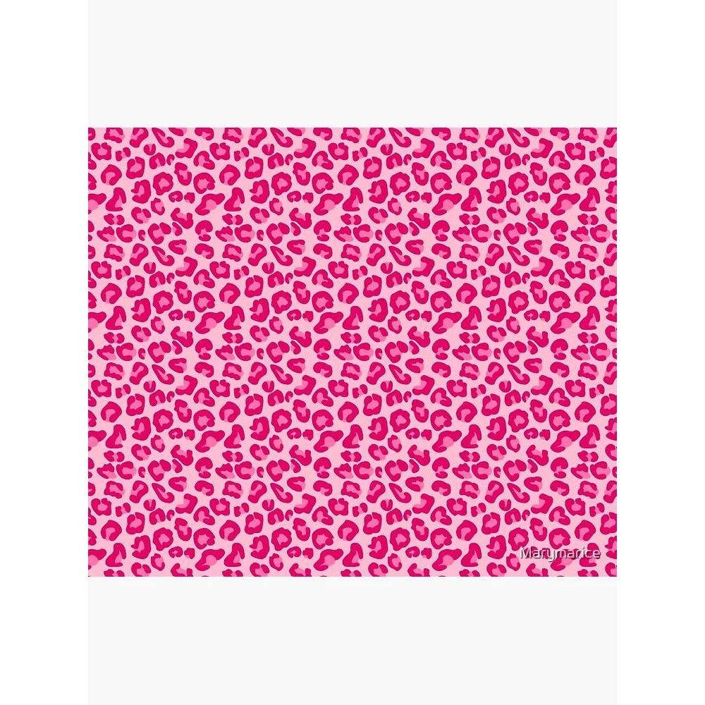 Leopard tapestry in pastel pink 75x100