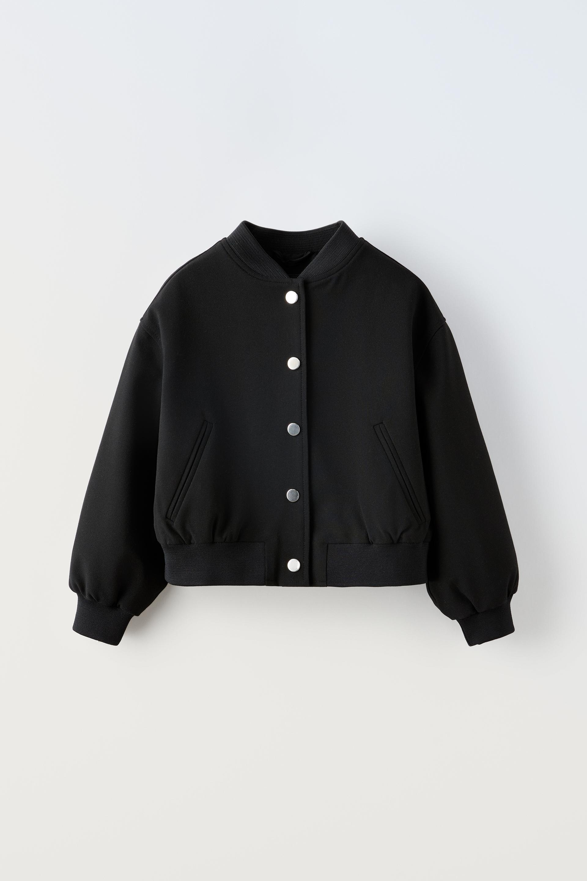 

КУРТКА-БОМБЕР С РЕБРИСТЫМИ ДЕТАЛЯМИ