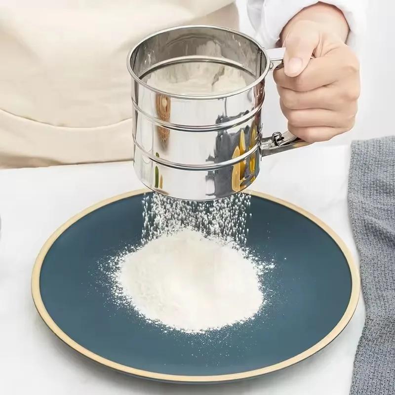 New Stainless Steel Flour Sieve Cup Powder Sieve Mesh Kitchen Gadget Cakes Hand-Screened Sugar Mesh Baking Strainer