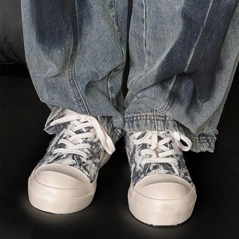 Fashion 2025 New Low Cut Canvas Casual Shoes Sports Fashion Trend Men's Shoes Niche Design Thick Soled Height Increasing Chunky sneakers