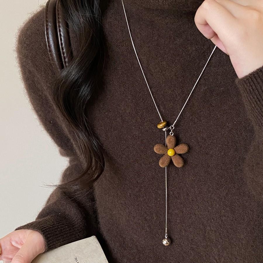 Korean Style Colorful Plush Flower Pendant Necklaces for Women Girls Casual Trendy Pull-Out Long Sweater Necklaces Jewelry Gifts