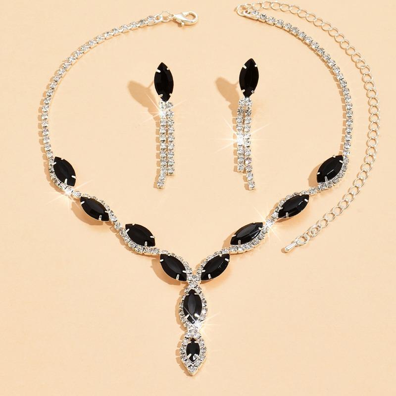 Women's jewelry evening dress accessories 3-piece set: bracelet, necklace, and earrings