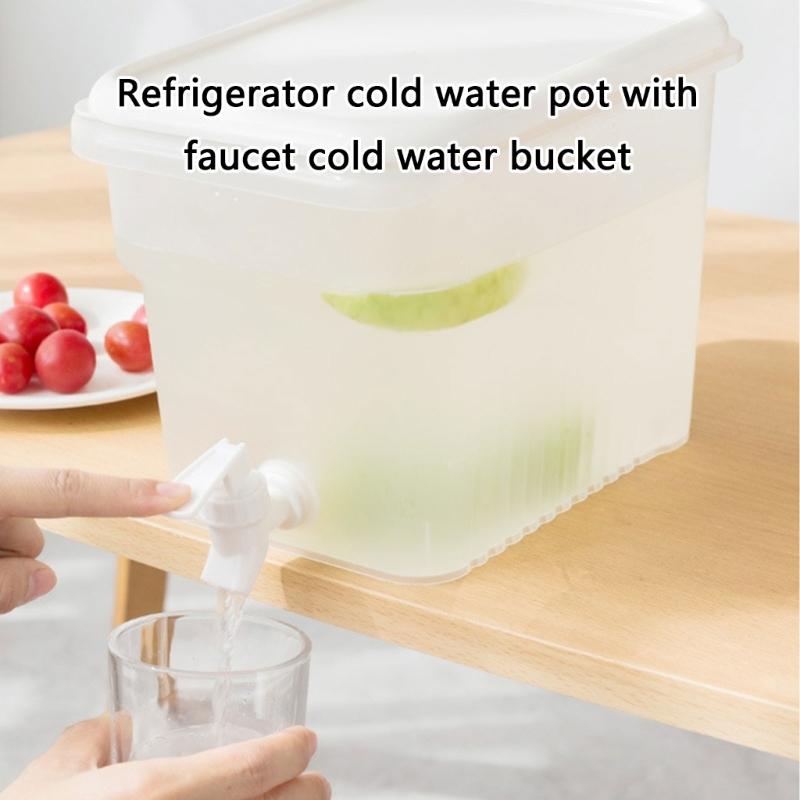 Portable Refrigerator Plastic Drink Dispenser With Tap Leak Proof Iced Beverage Container for Cocktails Juice Storage