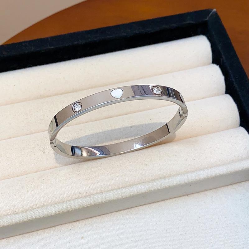 Браслет-пряжка с инкрустированной буквой из циркона - Роскошный, Высококлассный Нишевый Дизайн Браслета для Ежедневного Ношения