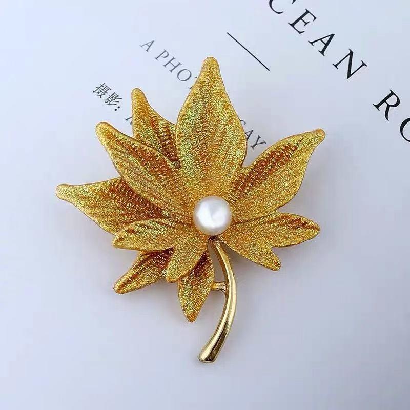 Korean Style Elegant Maple Leaf Brooch - Women's Anti-Exposure Fashion Accessory