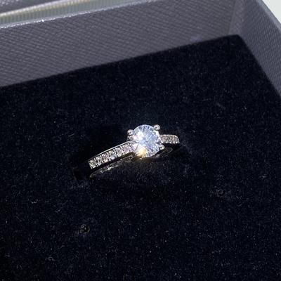 European and American Fashion Classic 4 Claw White Zircon Ring Jewelry Women's Wedding Hand Jewelry
