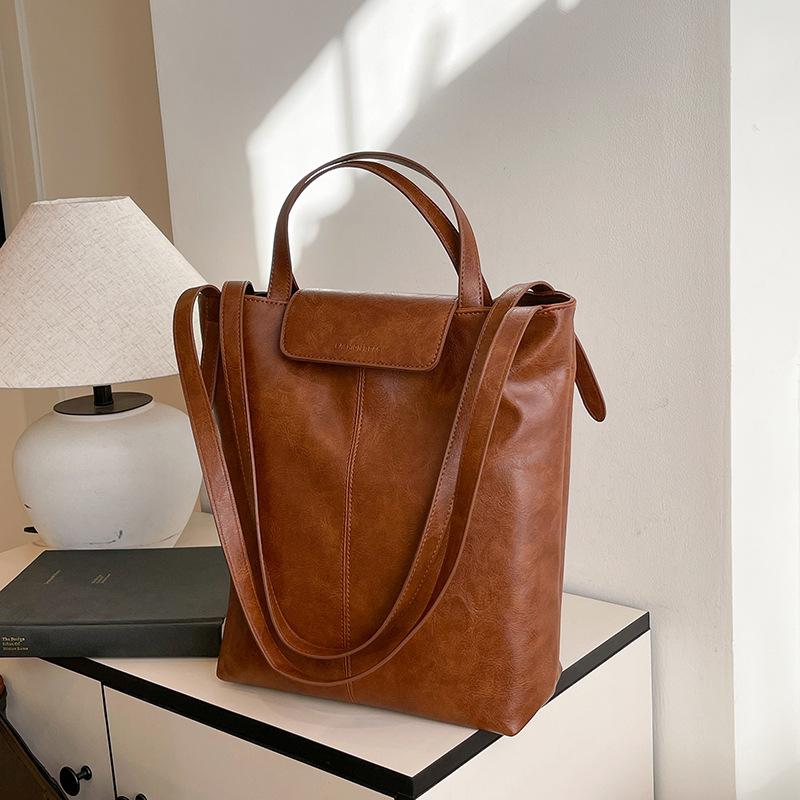 Large-capacity bag women's autumn and winter retro versatile new casual shoulder underarm bag commuter tote bag