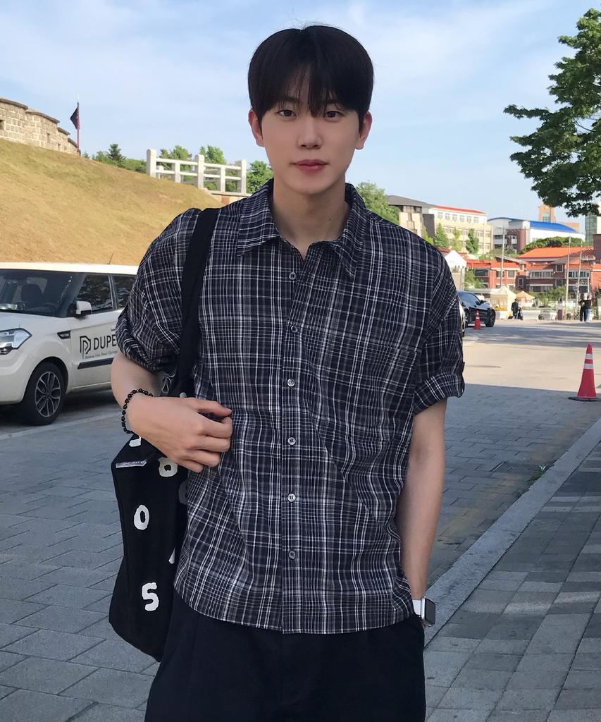 Awodeijeu Day Off Roll-Up Crop Check Short Sleeve Shirt [3 Colors]