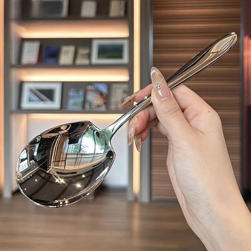 2 Stück Extra Große Edelstahl Servierlöffel mit Langem Griff - Geeignet für den Gebrauch in Haushalten, Hotels, Kantinen und Restaurants Edelstahllöffel