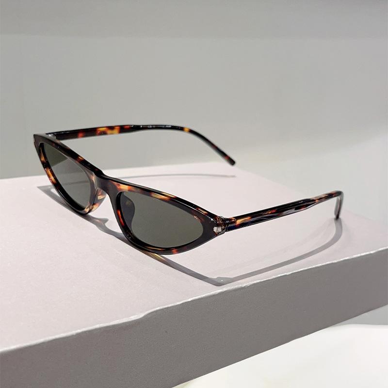 Vintage Triangle Cat Eye Sunglasses Women Men Luxury Designer Sun Glasses Punk Hip Hop UV400 Protection