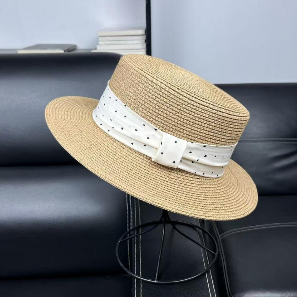 Versatile Flat Top Straw Hat Women's Summer Flat Edge Sunshade Sunscreen Fashion Top Hat Shopping Beach Hat