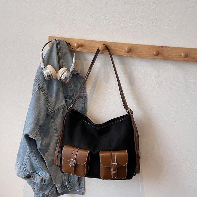 

Large-capacity commuter women s autumn and winter new retro fashion backpack, high-end shoulder bag