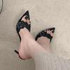 2025 Französische Champagner-Spitze High-Heel-Slipper Damen vielseitige Stiletto Promi-Nische spitz zulaufende Ein-Wort-Sandalen Sommer