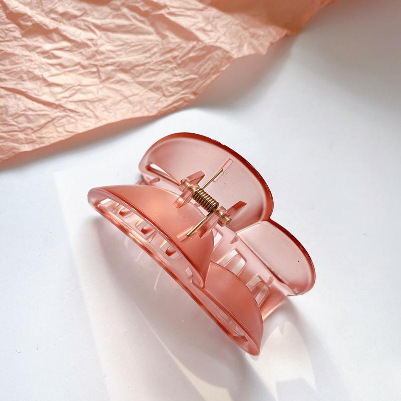 Beautifully Plastic Crafted Hair Claw Clips With Elegant Shapes And Vibrant Colors For Every Hairstyle Needs