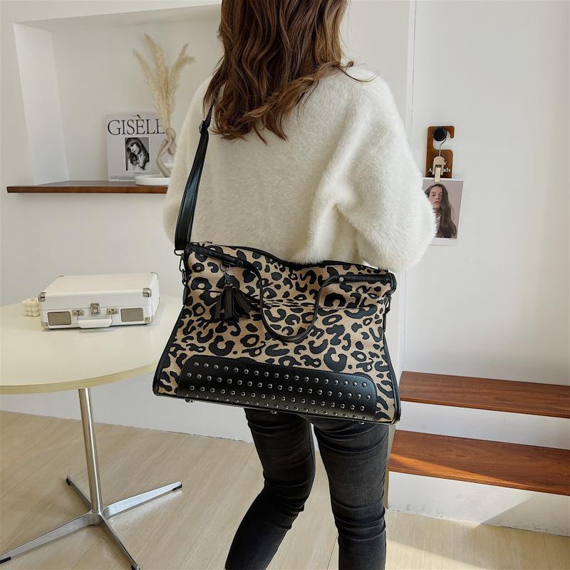 Popular Frosted Leopard Print Large Capacity Tote Bag for Women's Spring New Trend Single Shoulder Crossbody Bag