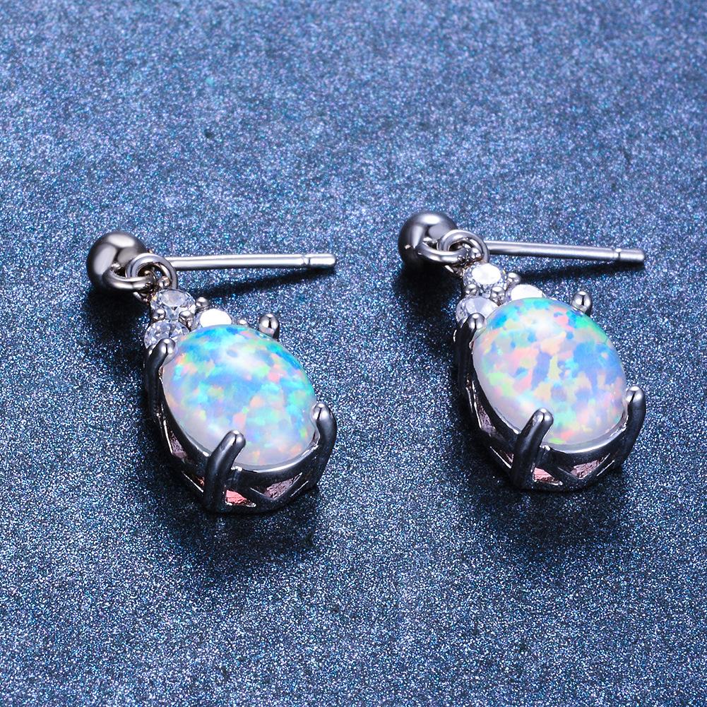 Minimalist Style Oval Earrings for Women Fashionable and Eye Catching Small Earrings