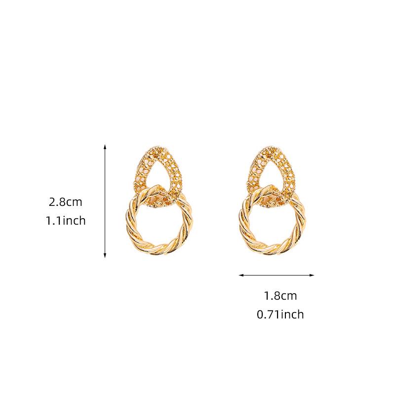 

Elegant Sterling Silver Dangle Earrings: Stylish European & American Geometric Design for Women золотой