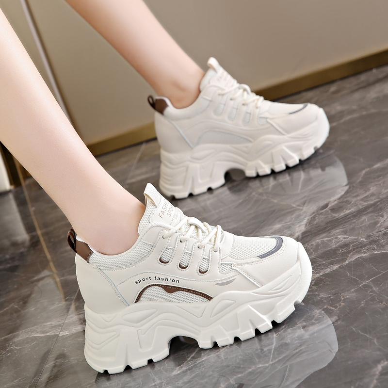 Fashion Thick Soled Women's Sports Shoes 2024 New Mesh Soft Sole Increased Height Inside Versatile Casual Sports Shoes