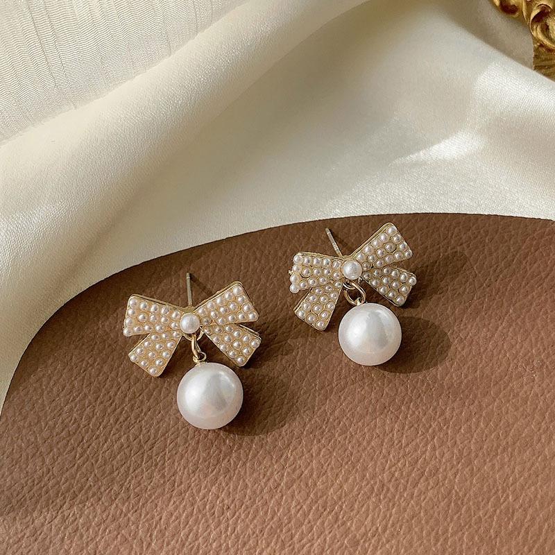 Women Girls Korean Style Camellia Baroque Pearl Earrings Fashion Vintage Jewelry Bow Heart Shape Elegant Lady Ear Rings Ear Clip