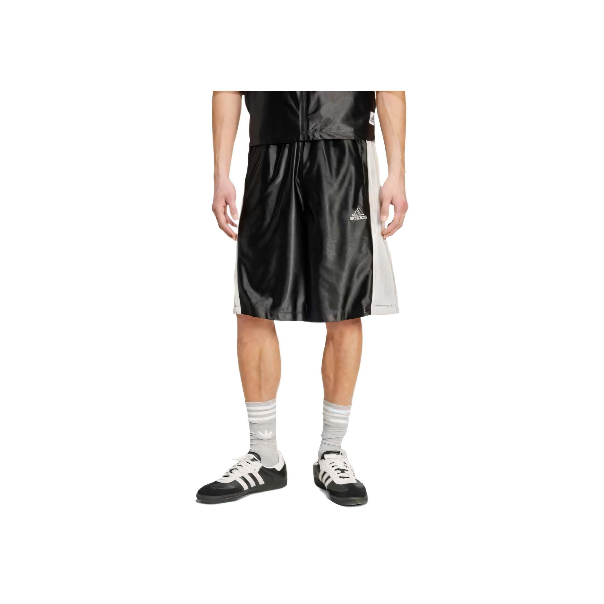 

New Adidas Logo embroidered Shorts JD5407 M