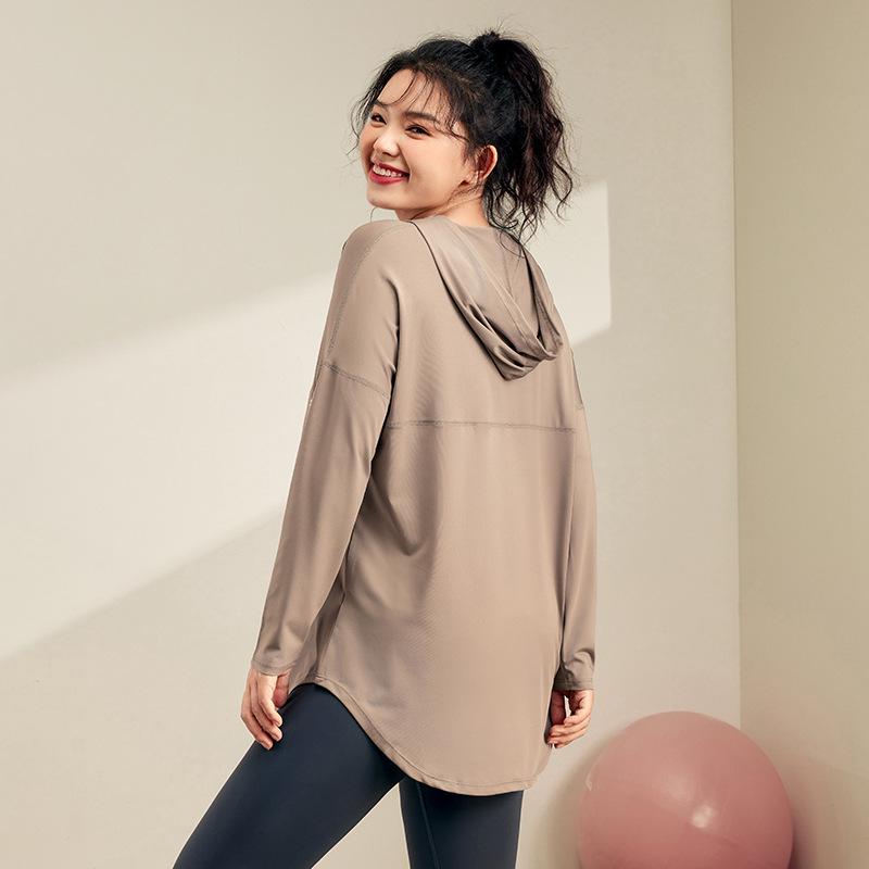 Women's Plus Size Hooded Yoga Top - Flattering, Breathable, Quick-Dry Long Sleeve for Fitness