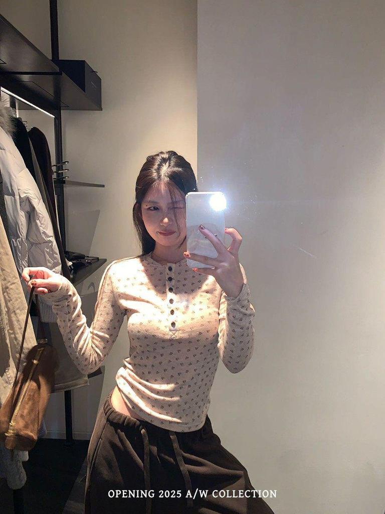 Korean Retro Floral Henley Long Sleeve Slim Fit Women's Top for Autumn/Winter