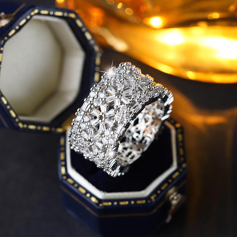 Sparkling Zirconia Snowflake Ring with Full Diamonds, 925 Silver Fashion Jewelry, Gift for Parties, Weddings and Birthdays