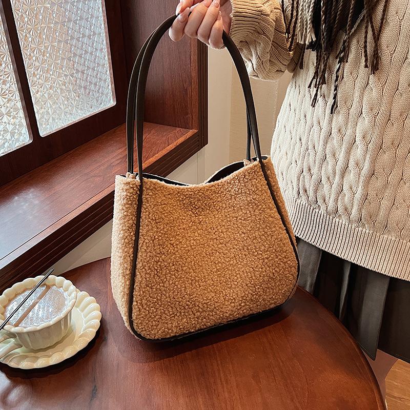 Trendy Fashion Composite Plush Bag Tote Bag Double-Sided Available Shoulder Bag Lamb Wool Matte Tote Bag