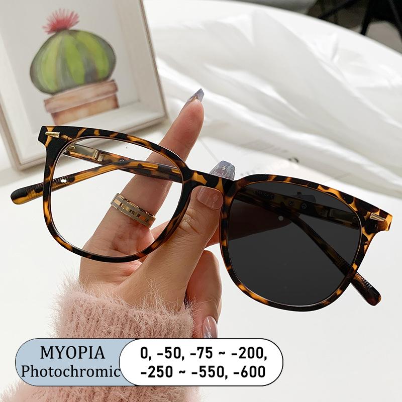 Fashion Women Square Japanese Style Optical Myopia Glasses Blue Ray Photochromic Gray Vision Care Eyeglasses