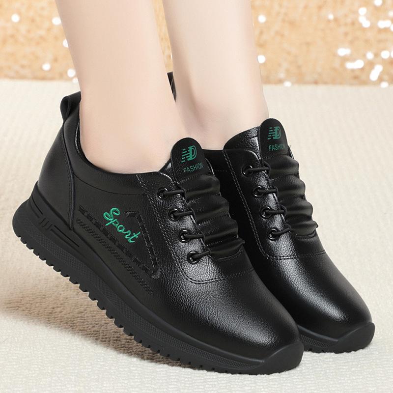 Spring Autumn Soft Sole Velvet Little White Shoes Women's New Sports Casual  Middle-aged Elderly Sneakers Flat Leather Shoes
