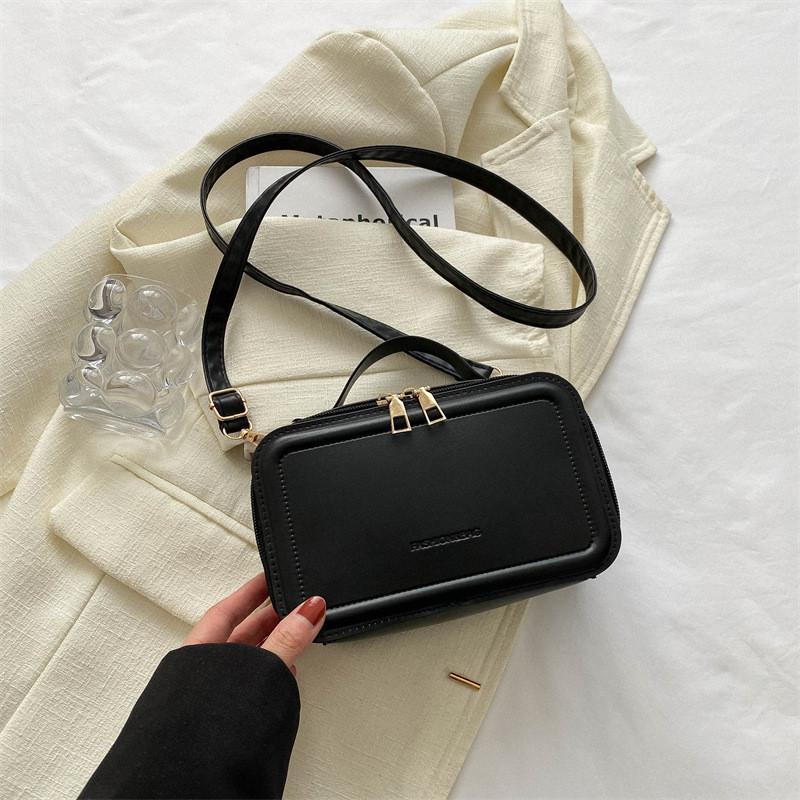 

Fashionable Pure Color Small Fresh Shoulder Bag With Zipper Closure For Urban Minimalist Style чёрный