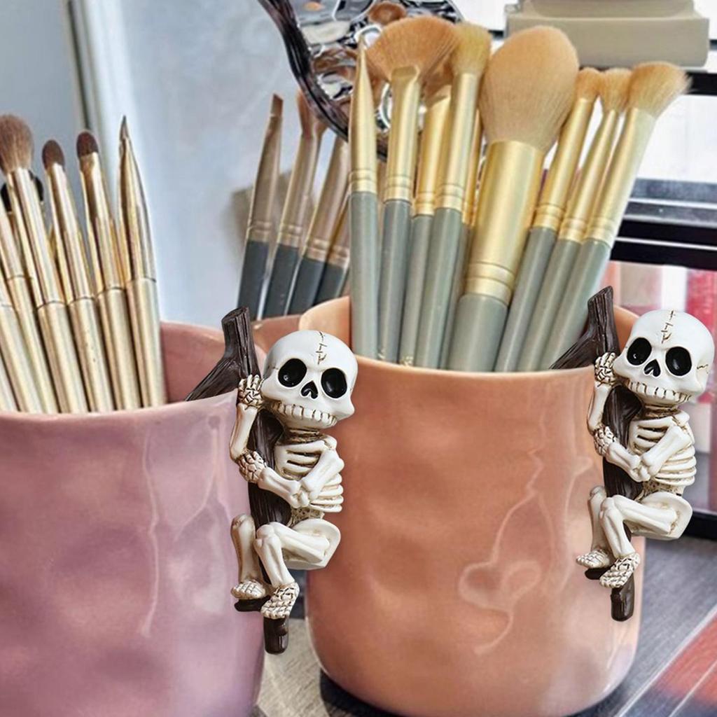 2pcs Halloween Skull Embrace The Branches Decorations Skull Spooky Courtyard Flowerpot Decor Resin Skull Statue Pendant