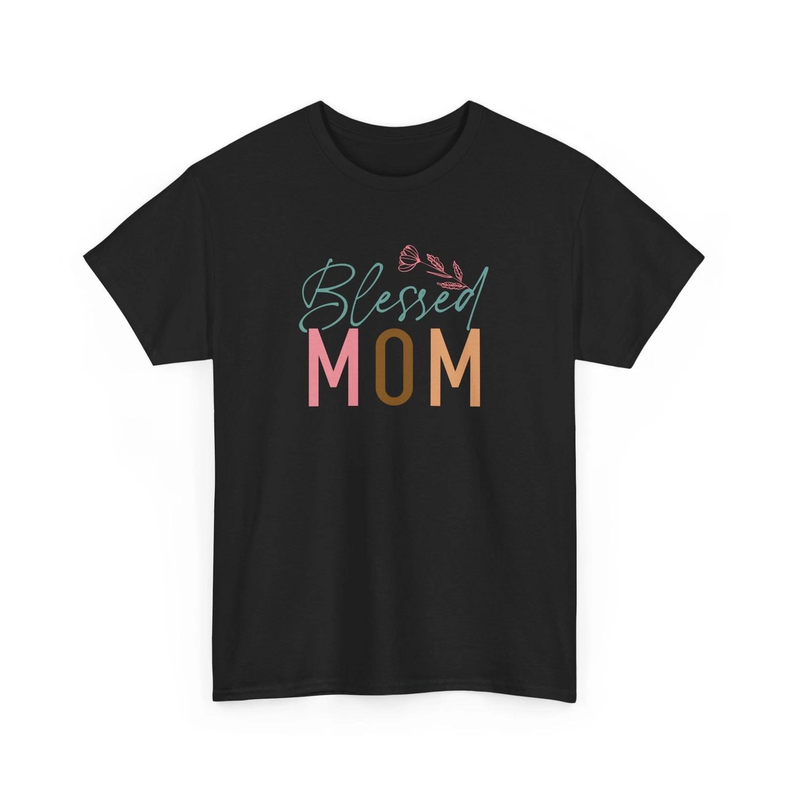 Mama Shark T-Shirt | Funny Motherhood Tee | Cute Mom Gift Idea S