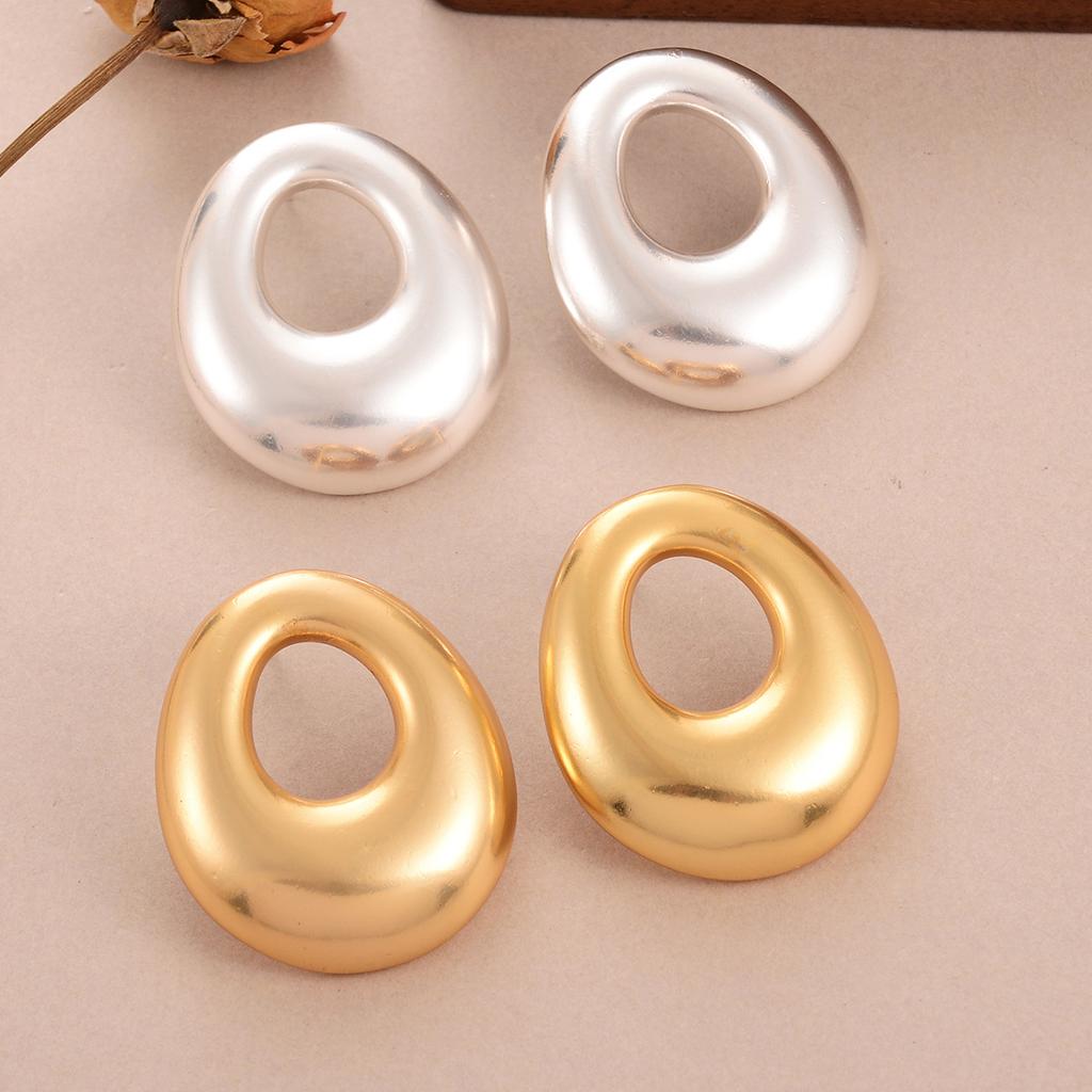 Fashion Oval Hollow Earrings Ins Temperament Simple Personality Geometric Stud Earrings New High-end Earrings Women