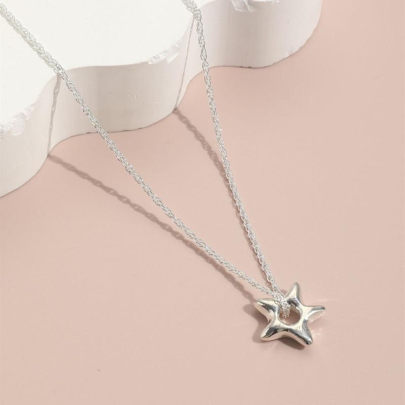 Charm Fashion Irregularly Shaped Hollow Pentagram Pendant Necklace for Women Simple Daily Wear Star Collar Chain Jewelry Gifts