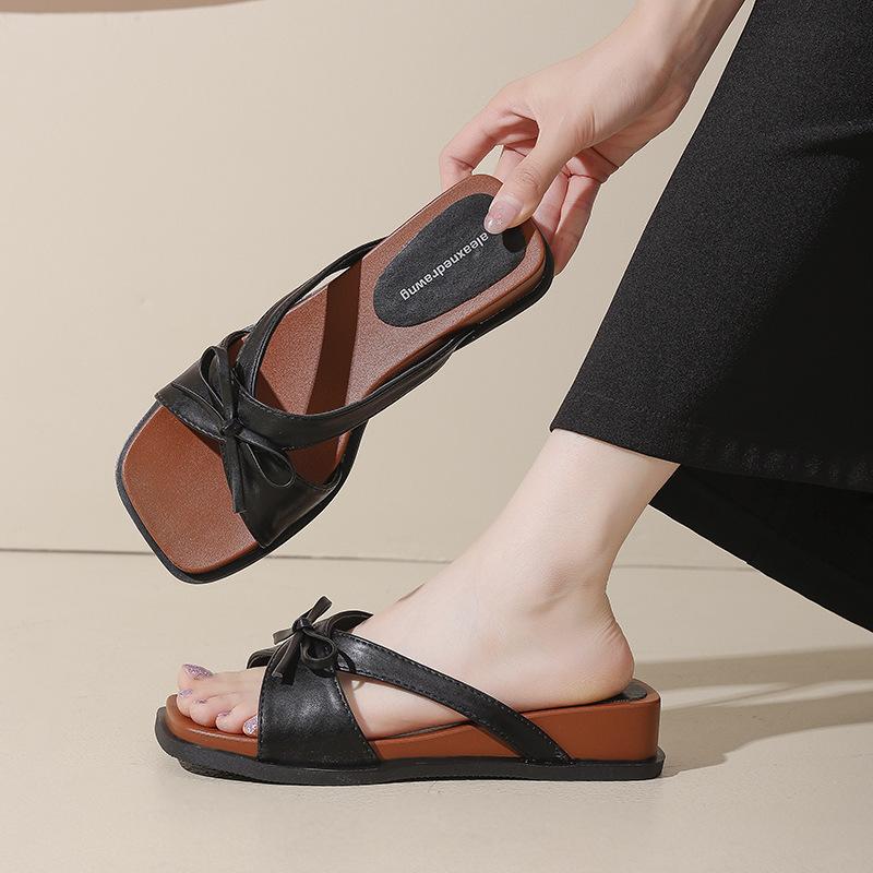 Slippers Summer New Bottom Cool Female Retro Outer Wear Thick Korean Butterfly Open-toed Fairy Style Fashion Festival Slope Heel Slippers