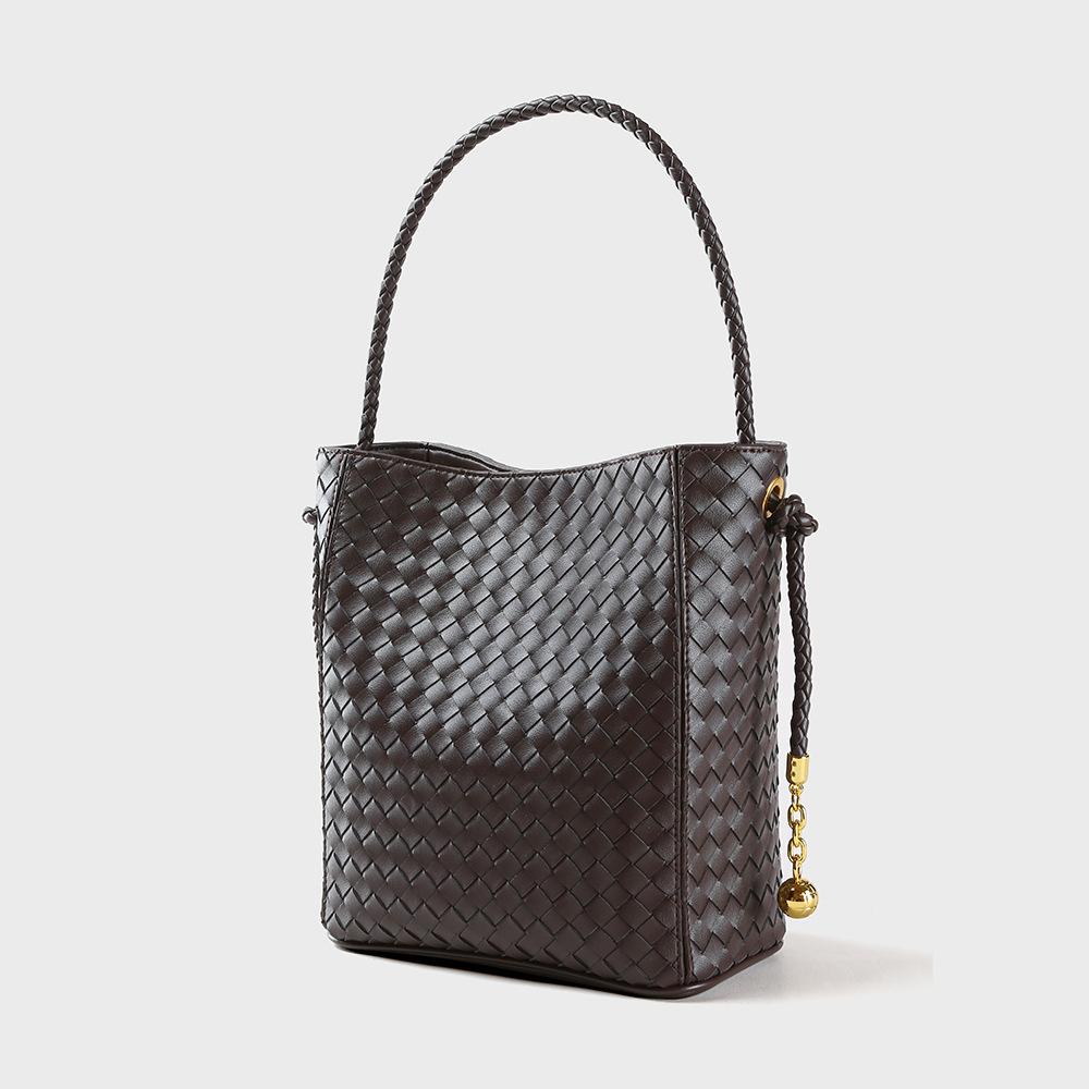 2025 New Fashion Trend Women's Handbag Daily Commute Cowhide Bucket Bag Genuine Leather Large-capacity Woven Bag