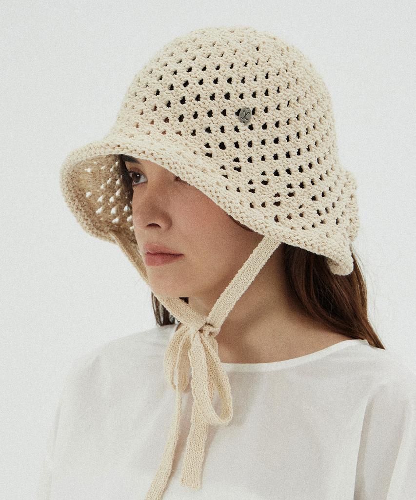 Bajal Va Curved Oval Metallic Knit Punched Bonnet Hat Beige