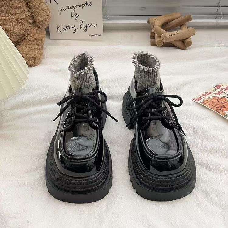 

Женские лоферы на платформе, маленькие кожаные туфли в британском стиле, новые универсальные лакированные туфли на шнуровке черного цвета jk, весна-осень 2025 39