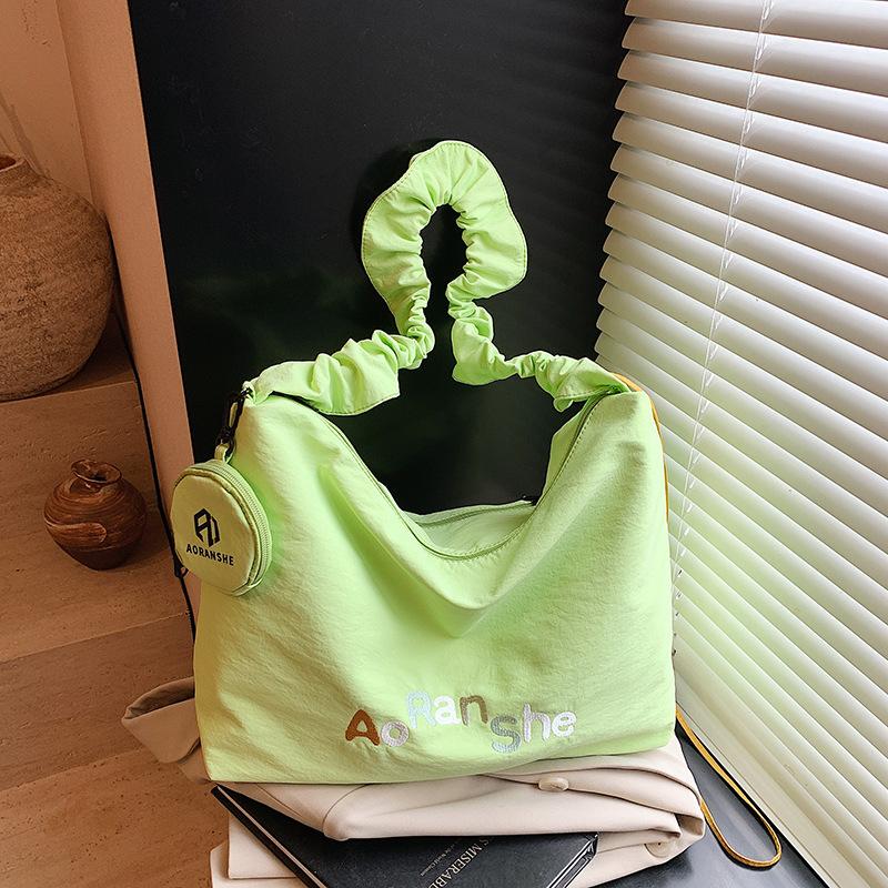 

Large-capacity casual and lightweight cloth bag women s new fresh and versatile shoulder messenger bag class tote bag зелёный