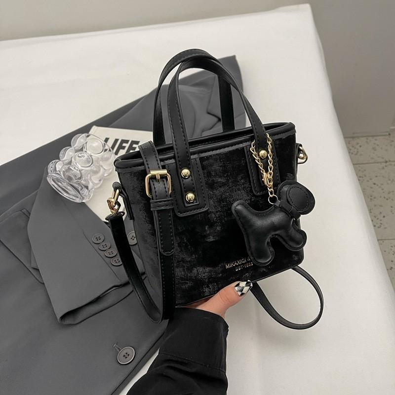 

Small Batch Fashion Handbag For Women 2023 New Autumn Winter Vintage Casual Bucket Bag With High-end Feel чёрный