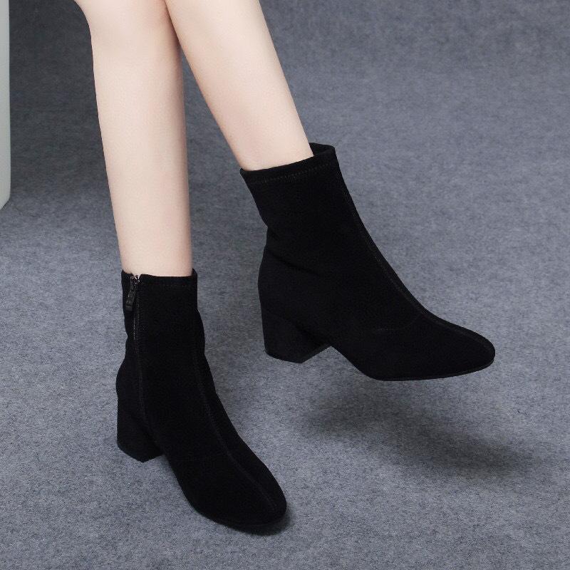 Rudens ir žiemos nauji odiniai batai moteriški juodi paprasti temperamento trumpi batai apvaliu priekiu šoniniu užtrauktuku madingi batai avikailio aulinukai