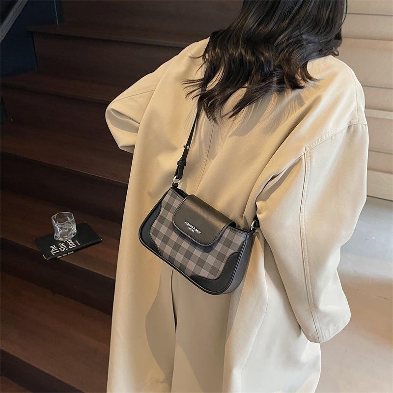 Plaid portable small square bag women's new temperament niche high sense daily commuting messenger bag