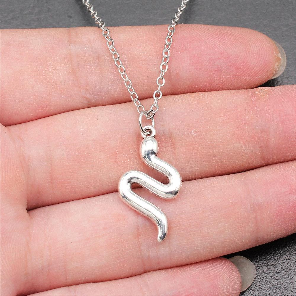 Dragon Snake Spider Gothic Pendant Antique Bronze Metal Daughter Choker Necklace Hot Sale