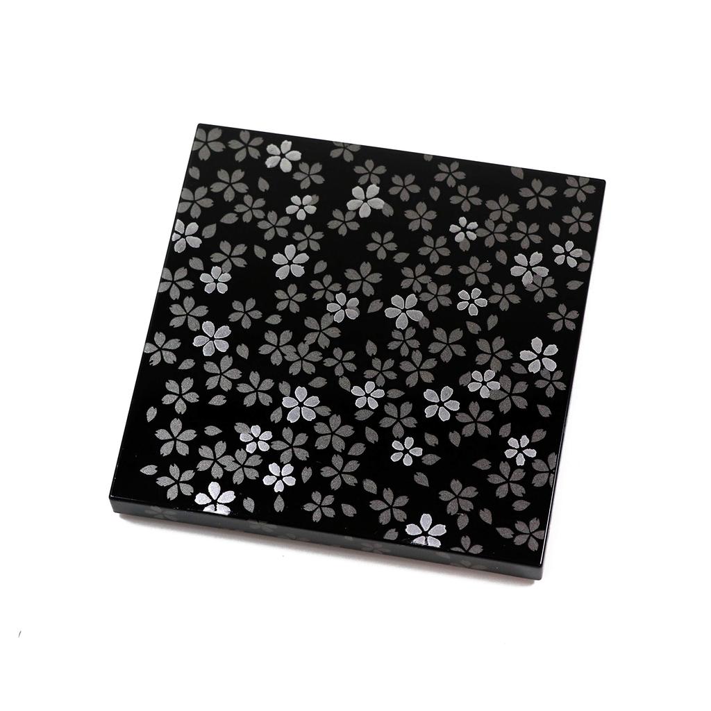 Osaka Choseido Sakurabi Black Yamanaka Lacquer Box with Original Cooler Bag Perfect for Sports Days and New Eve Meals 3-Tier (12cm) - Year's